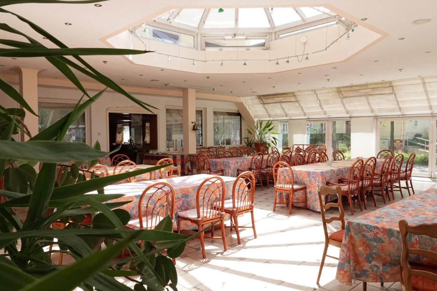 Hotel-Restaurant Zum Kirschbaum Rottendorf Exterior photo